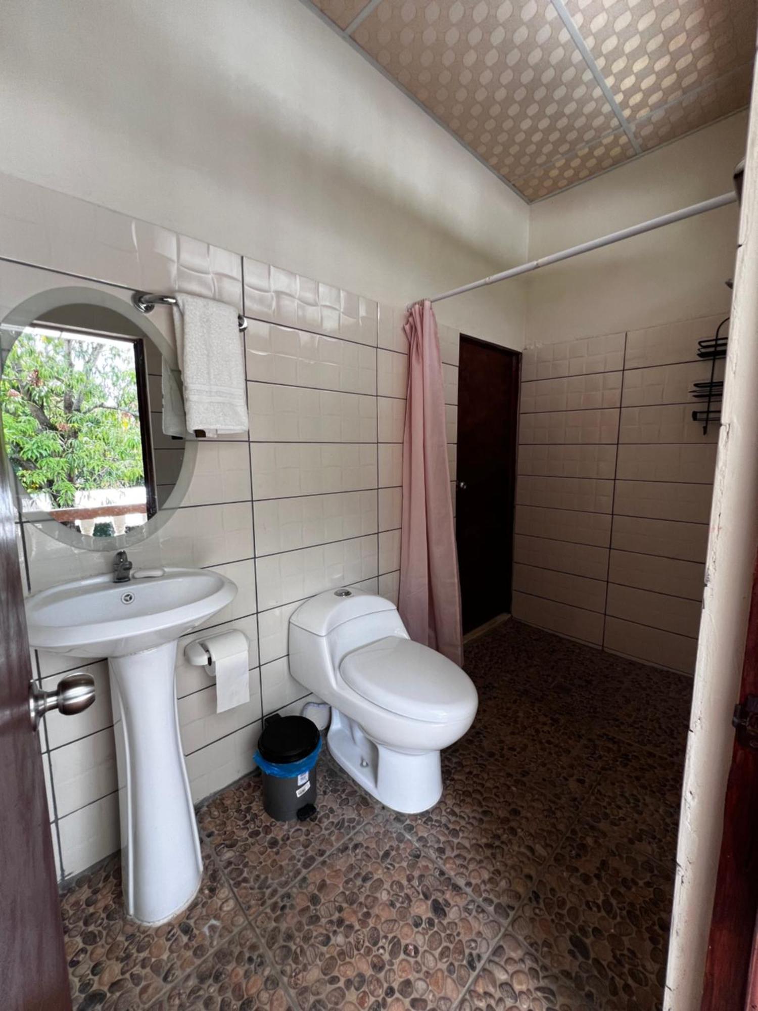 Ibania Hostal Tamanique Buitenkant foto