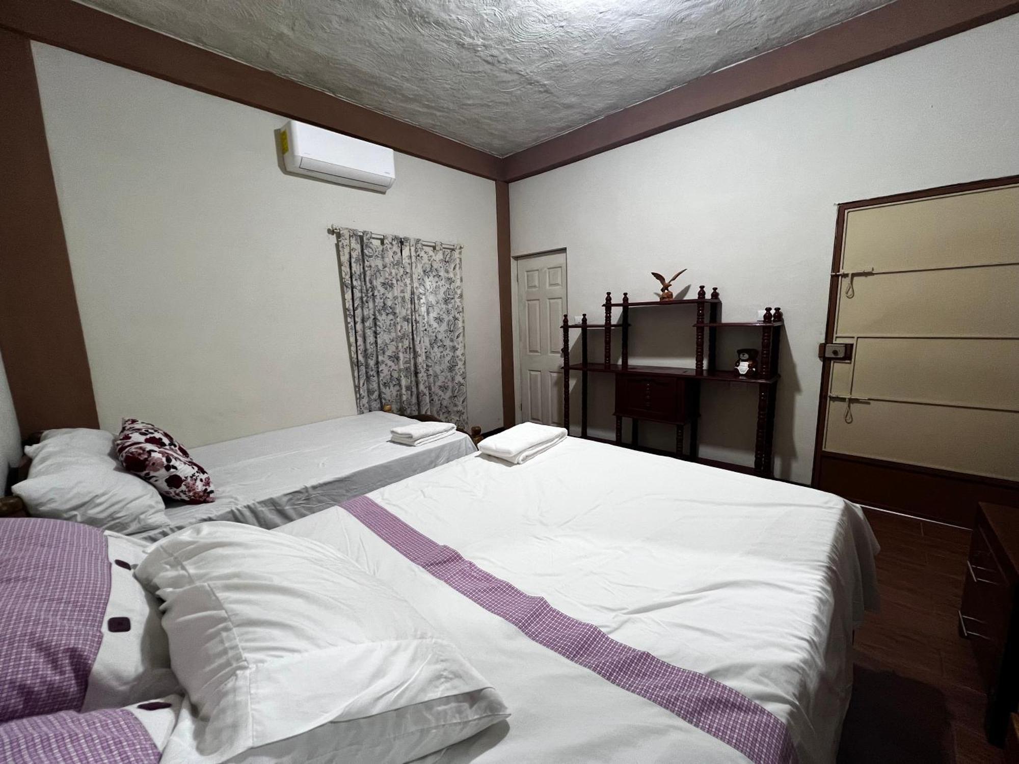 Ibania Hostal Tamanique Buitenkant foto